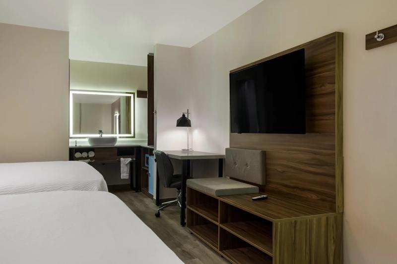 SIG_HoustonGalleria_Double_Suite_3 - 3484E21E-7A5C-475F-99D0B4C5524A06DE