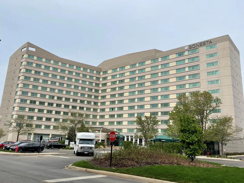 SHR_ChicagoOHare_Exterior_SigangeShuttle - 34F35B70-78F3-4219-A38E18D95F88B6FA