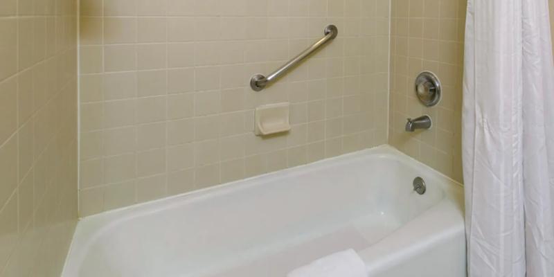 RLH_MaverickHotelAndCasino_NVELKO_QQ-bath_03 - 3530912E-CDE3-41C9-97EE04D91079FA4D