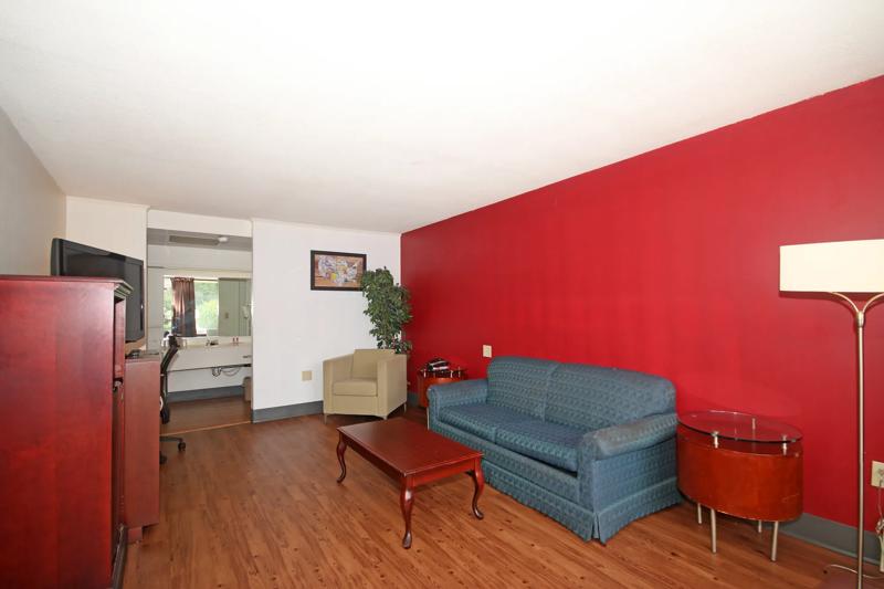 ABVI_PilotMountainNC_Lobby_Seating Area - 35BD5489-D896-4F65-973B414EDC016717