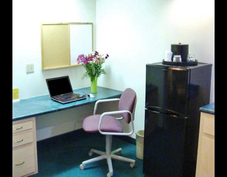 ABVI_BlufftonIN_Amenities_Business Center - 38715C69-D488-4D12-9B253BD23397264E