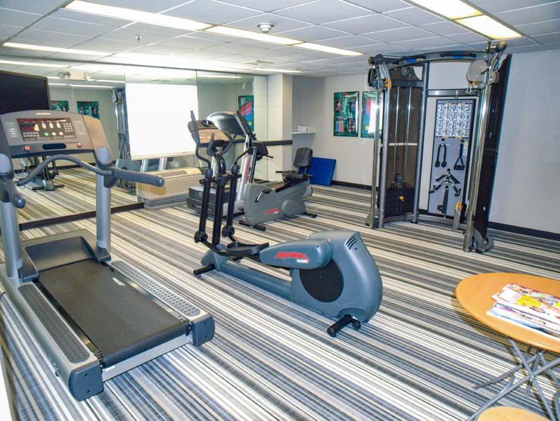 SIM_ChicagoOHare_Amenities_FitnessCenter - 38D4BBBD-B8CB-48BF-8F51D179132B4934