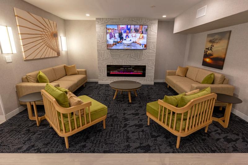 SES_LafayetteAirport_Seating Area - 396B2EFB-42BC-4317-B4C904CCBEFCCEF2