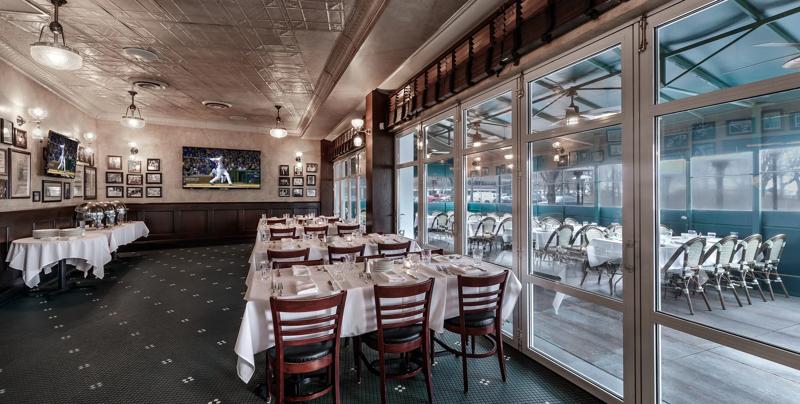 SHR_ChicagoOHare_Dining_BackBar - 3A63CC7C-2DB5-47C5-BA71545C8530BA2A