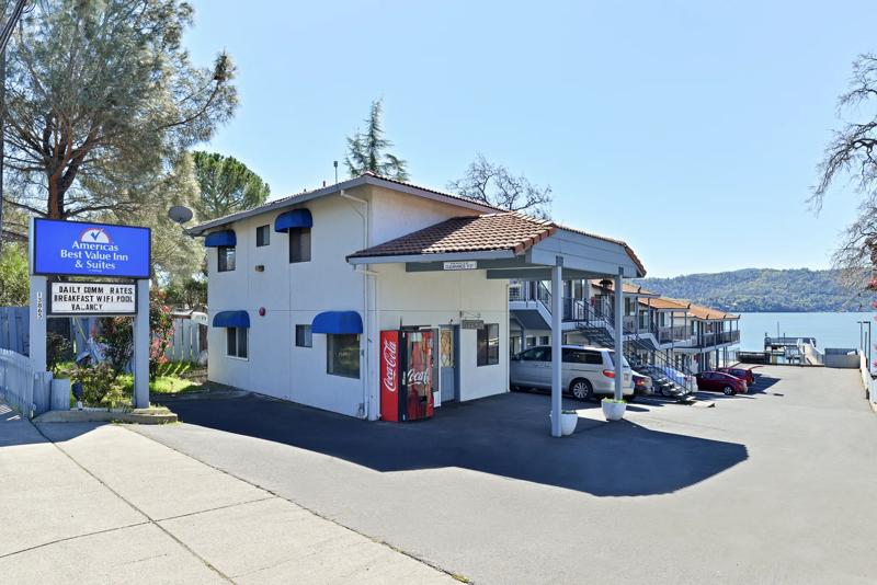 ABVI_ClearlakeWineCountryCA_Exterior_Front - 3B12E2A8-0CCD-4803-B3A3D663F5AAD534