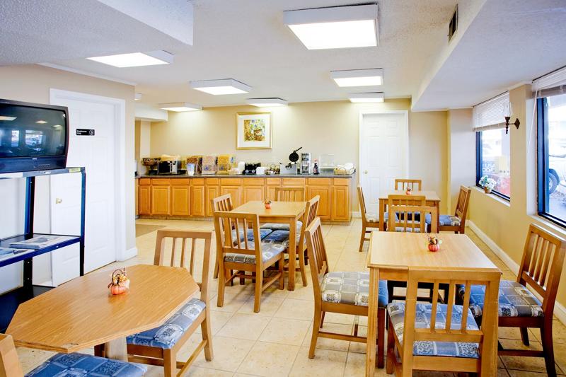 ABVI_MurfreesboroTN_Dining_Breakfast Area - 3B5F5C4C-06FE-4162-A26A2FFD2C993243
