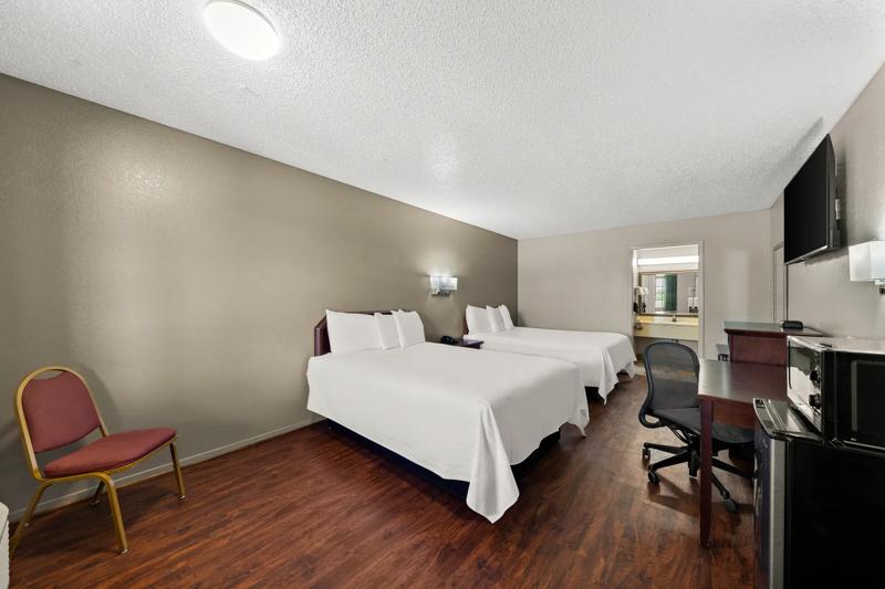 ABVI_BonhamTX_GuestRooms_Two Queens_Room - 3CA59A6A-D070-447F-B9A4D94C427C295F