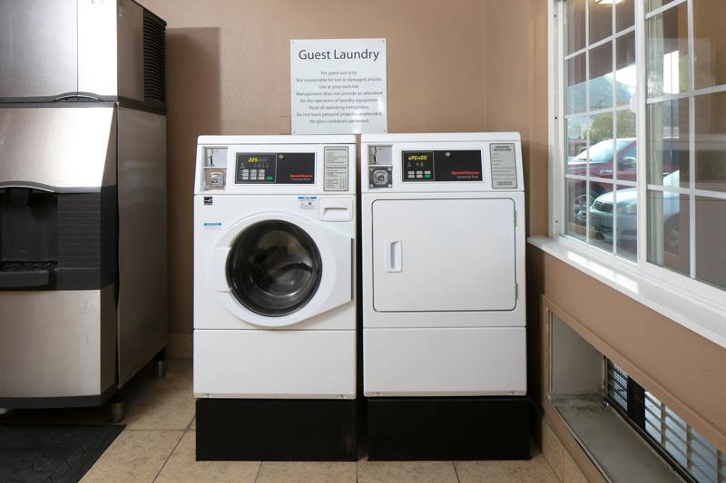 SIG_Temecula_laundry - 3D3E3468-D86C-4E44-9EC8C06E307C1FB0