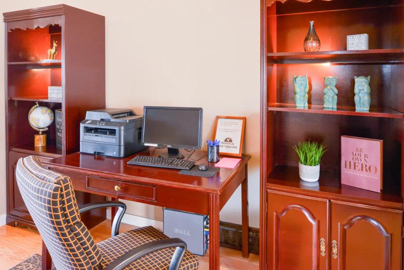ABVI_PlattsburghNY_Amenities_Business Center - 3D46086C-D193-4D73-B6412AD5A93551CB