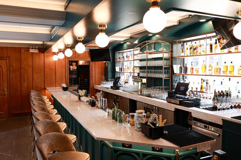 SHR_Shelburne_VintageGreen_Parlor_mainbar3 - 3D7C94C9-C7D0-469F-B68552E55C3318B4