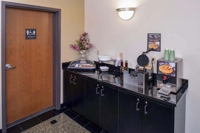 ABVI_CollinsvilleStLouisIL_Dining_Breakfast Area_Waffle Station - 3DB1BDEB-C7C9-4A03-AF49779197E8E231