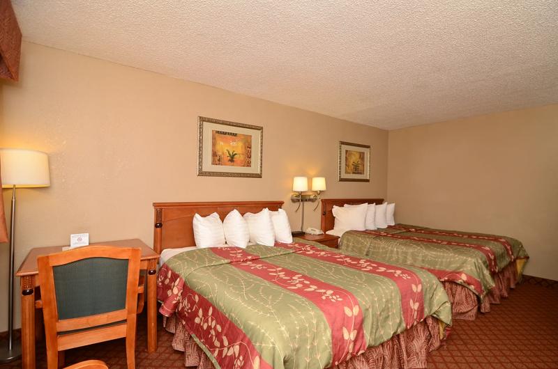 ABVI_Stephenville_TX1866_TwoQueenBeds3 - 3E189E32-A96A-4EBF-BD365F077556C369