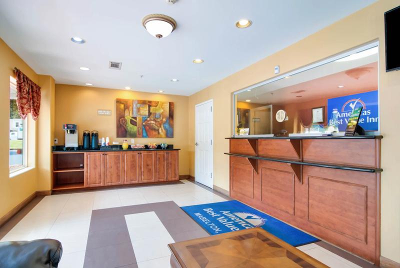 ABVI_MabletonAtlantaGA_Lobby_Front Desk - 3FC8F01D-AC62-42DA-8E7776A12BD8BF2F
