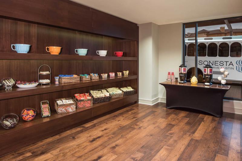 SHR_BeeCaveAustin_Lobby_Beehive - 4012D841-60C2-42BE-B0C4E00E64371B25