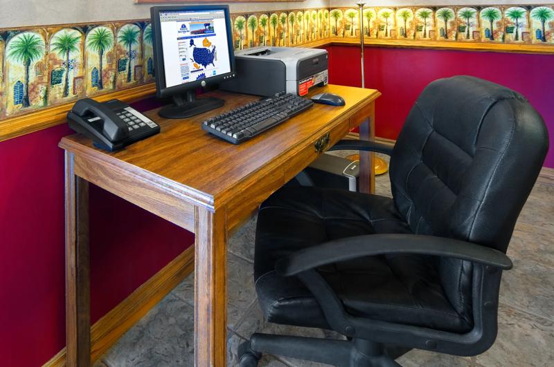 ABVI_YorkNE_Amenities_Business Center - 401346C9-5103-4A4E-8A2EA69B86BD6BF6