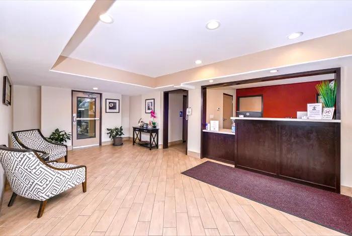 ABVI_NRGParkMedicalCenter_TX2306_Lobby and Front Desk - 4427B773-2223-4FA0-9D5DA1CBDF8A471A
