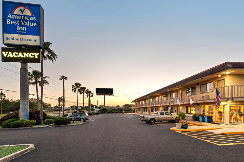 ABVI_LakeCityFL_Exterior_Front_Sunset - 44BD2E4C-609D-42E1-B611F1D15D1A6F5C