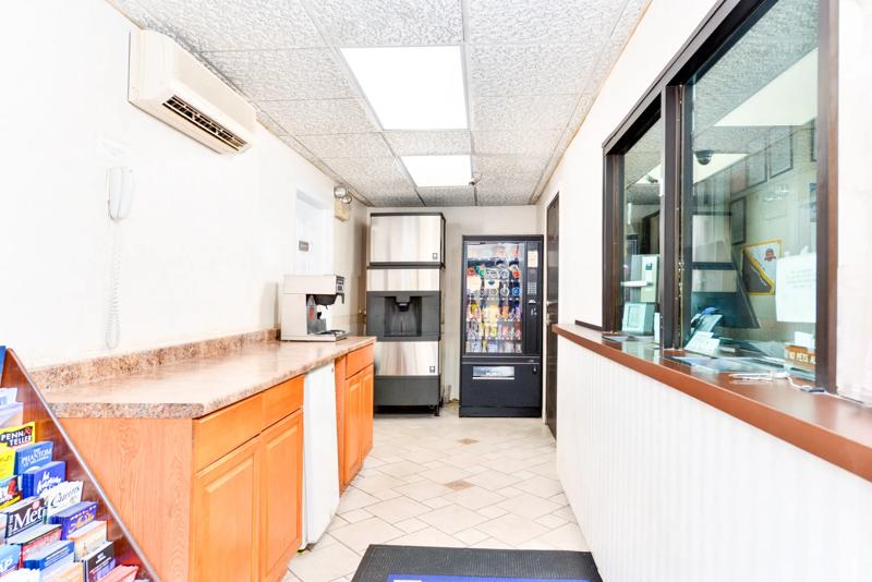 ABVI_PortJeffersonStationLongIslandNY_Lobby_Walkway - 4596F333-754B-4127-84B9F9C83E6F63A4