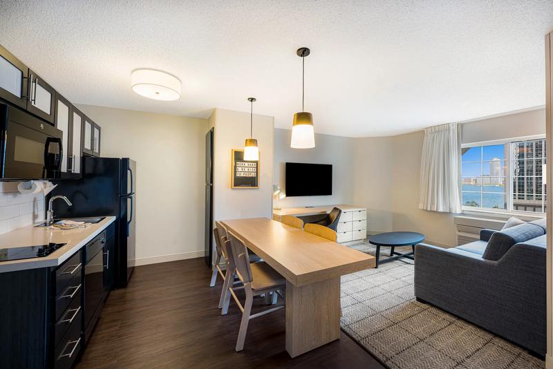 SIM_JerseyCity_GuestRooms_City View Hearing Impaired_Dining and Living Space - 461B8A06-85D5-4E31-BA3062C9F09B7B26