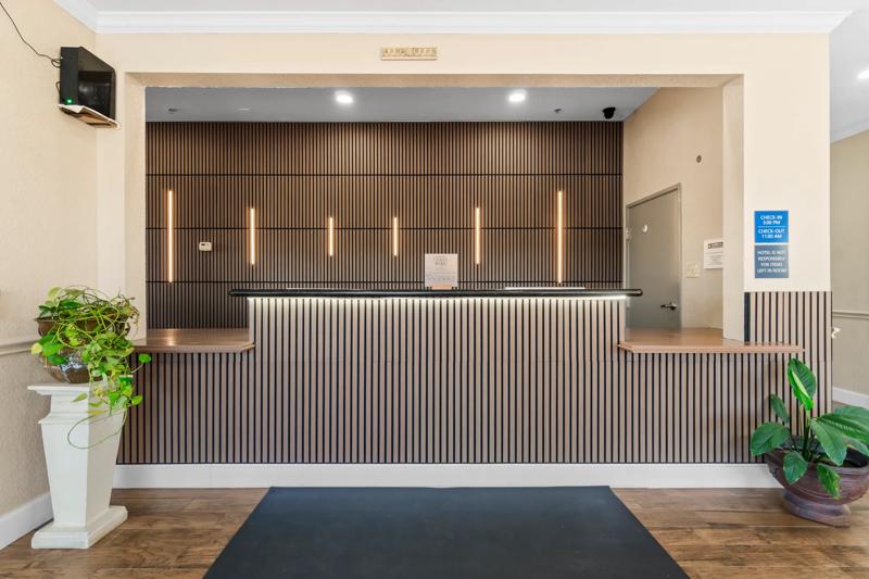 ABVIS_Livingston_TX5069_Front Desk - 47292D11-A907-40F9-83A88DA5EFB9573C