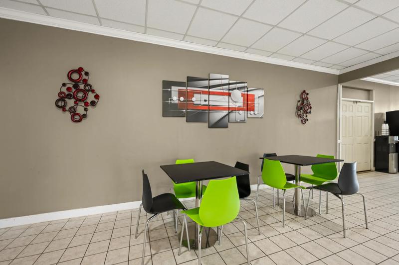 ABVI_WilsonNC_Lobby_Tables - 4822BBB8-2F66-4D3A-A81B5AAF700659DB
