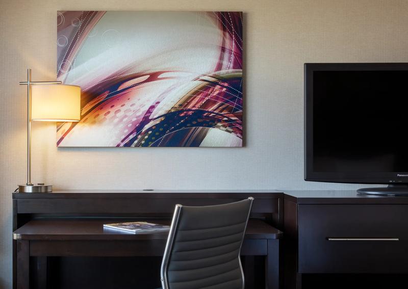 SHR_SanJose_GuestRoom_ADAQueen-DeskWithTV