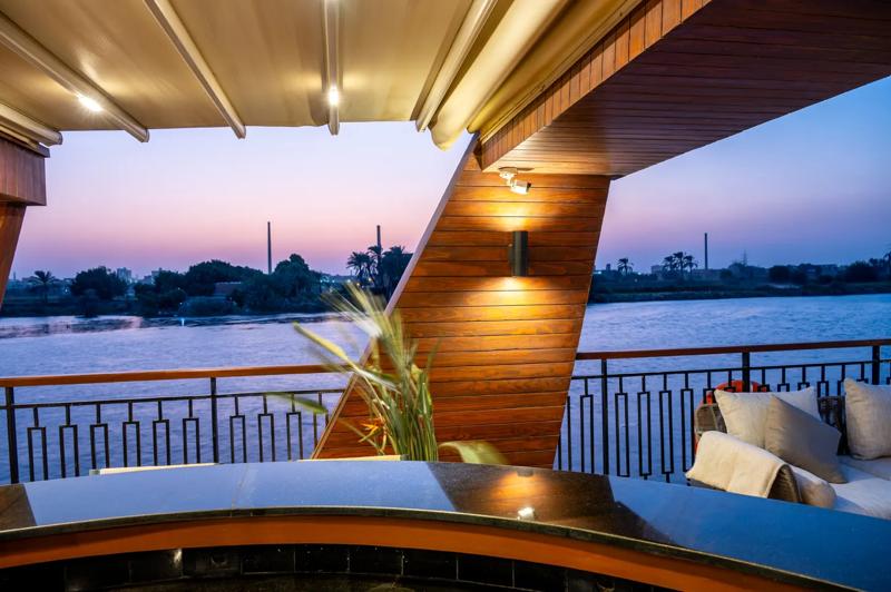 Sun Deck Bar