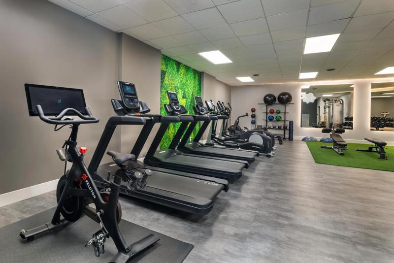 SHR_HiltonHeadIsland_Amenity_FitnessCenter_1 - 4964D155-FFEB-4088-AD847CBFD59D254F