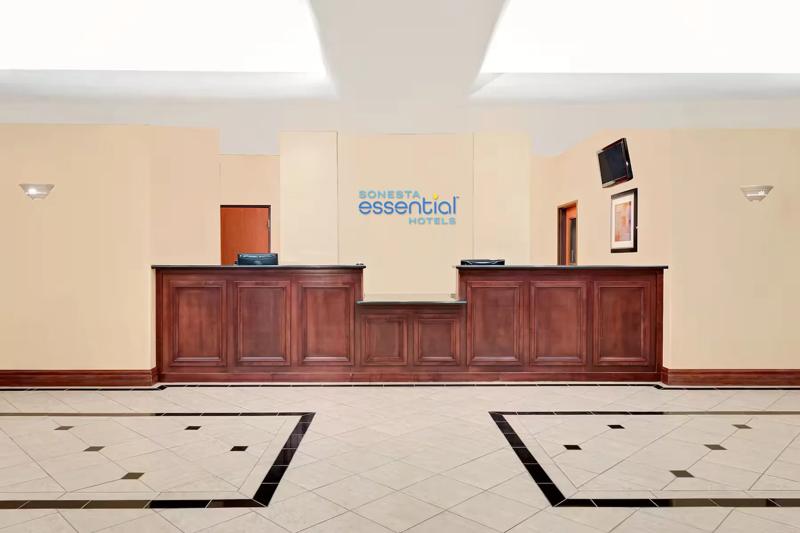 SEH_Odessa_lobby_view_2 - 497F8A76-E655-41C8-A2C28442B3711328