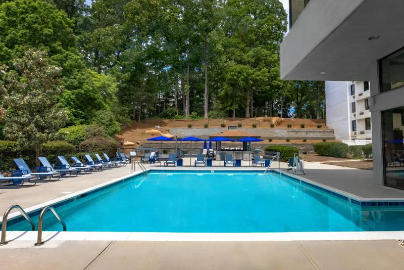 SHR_CharlotteLowerSouthEnd_Amenity_Pool_2 - 49F7F9DA-D638-4489-9088784D9FB856F6