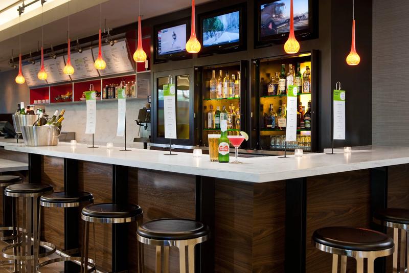 SHR_Emeryville_Dining_TheBistro_Bar