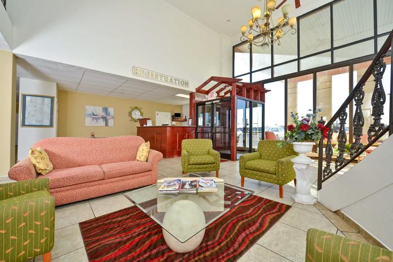 ABVI_MarionIL_Lobby_Lounge - 4ADEF253-2C2C-4D0F-8BB1C42729BF5B1C