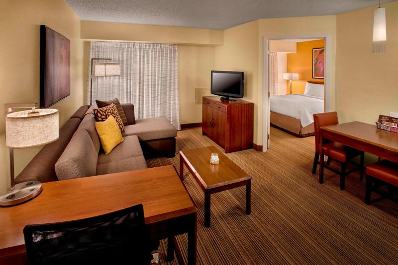 SES_AllentownBethlehem_GuestRoom_1 - 4BBC14AE-BD72-4A6F-8ADC6C4BBE283DF7