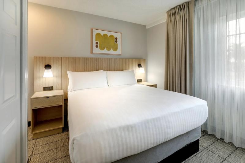 SIM_Brand_GuestRooms_Two Queens_Bed - 4C39B2DC-5530-48D2-904CEE1433AEC87F