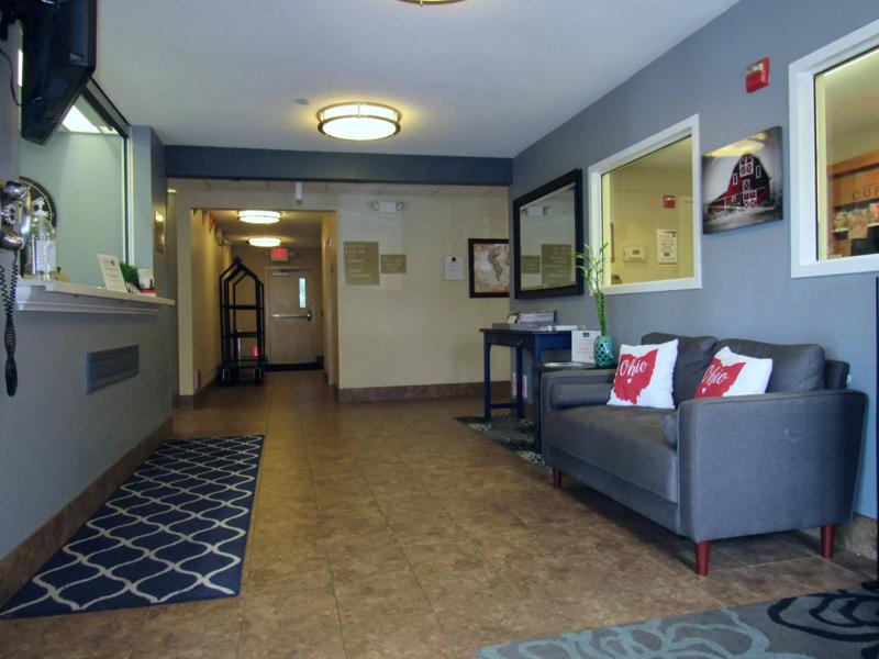 SIM_ColumbusAirportGahanna_Lobby_Seating - 4CABB69C-685E-490E-A457215D7FD34194