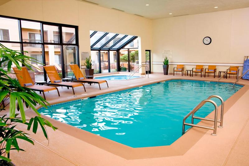 SEL_SeattleBellevueRedmond_Amenity_IndoorPoolAndWhirlPool - 4D3BAE3D-2BBA-41A2-AF65C4187912C8D2