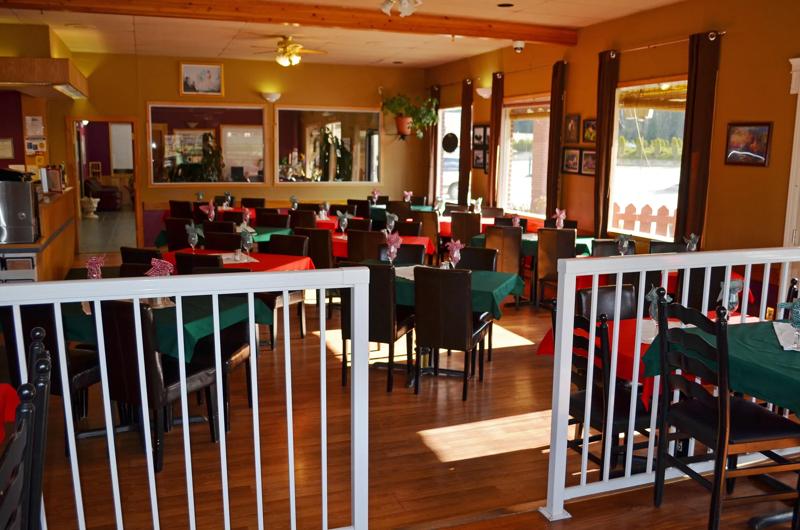 CBVIS_Castlegar_BC0024_Restaurant2 - 4D46EB0C-5E4E-4810-B143AEE5A3FCC7F4