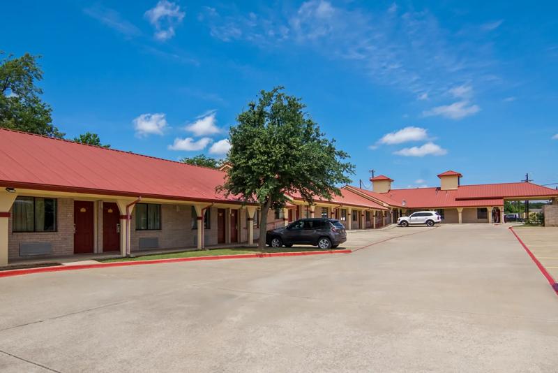 ABVI_Weatherford_TX1427-Exterior-5 - 4D4BCD66-D346-4AF9-B43BB1DC69AB94F2