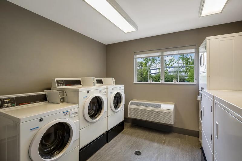 SES_ParsippanyMorrisPlains_Amenity_Laundry - 4E00E020-7FD5-4C11-9E8C80B86BBBC233