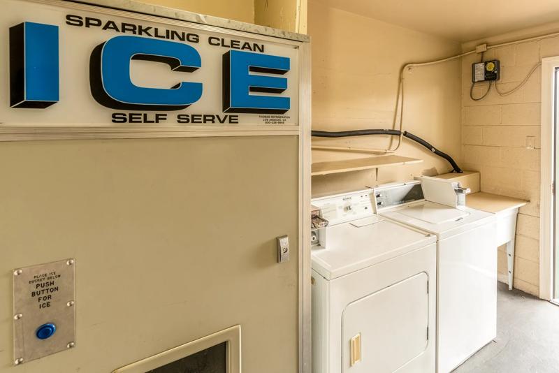ABVI_FlagstaffAZ_Amenities_Laundry and Ice Machine - 4E6F7D19-1A9E-467D-A57C394273A35AAD