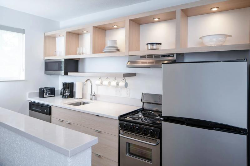 SIM_FallsChurch_GuestRooms_Suite_Kitchen - 4EC4A7F0-4086-4223-9D20388E4F74BBEB