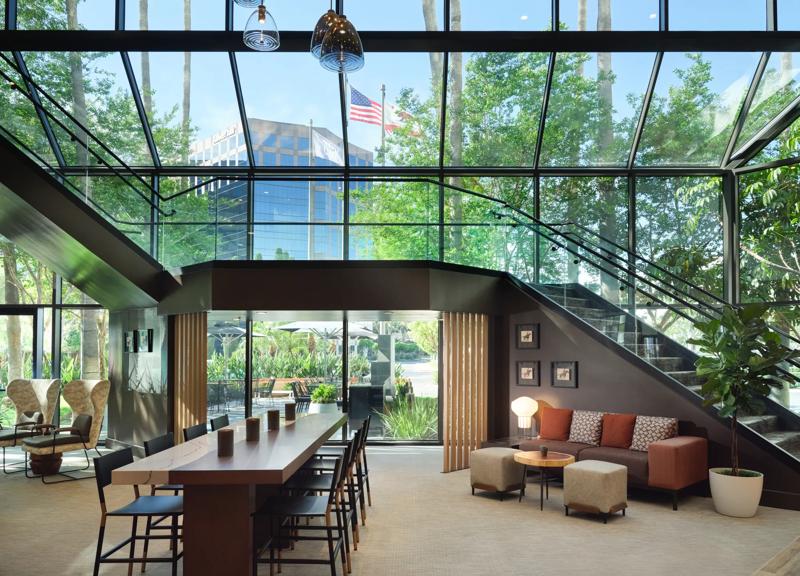 SHR_Irvine_Lobby_TowardWindows
