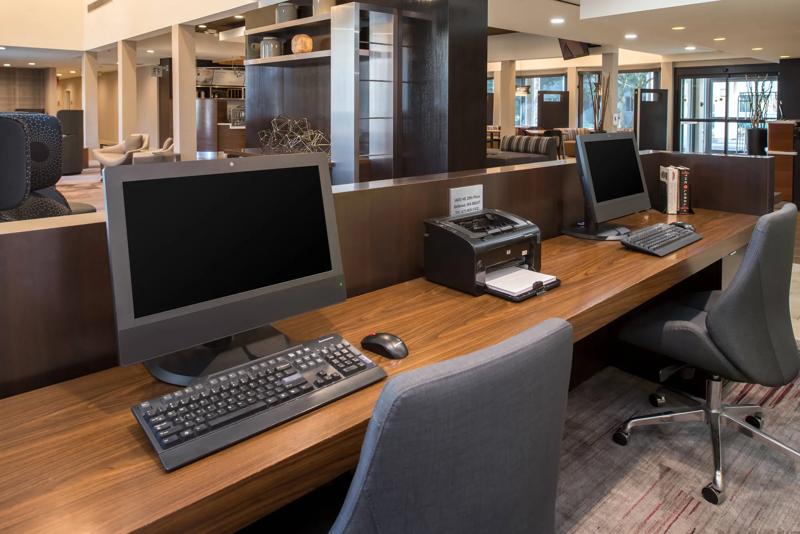 SEL_SeattleBellevueRedmond_Amenity_BusinessCenter - 4EF5E1D8-D47E-4F01-A0833C814C1F57E2
