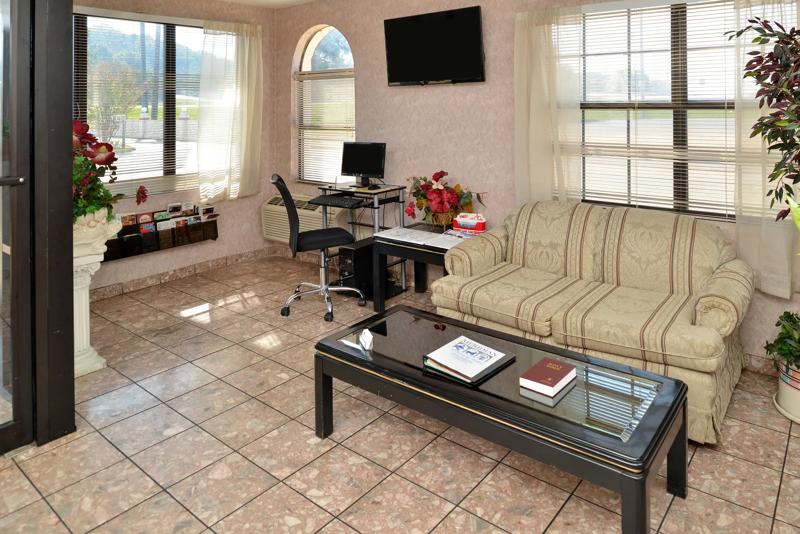 ABVI_MeridianMS_Lobby_Seating - 4F81FF88-9B15-4467-8B0588852E4C26C3