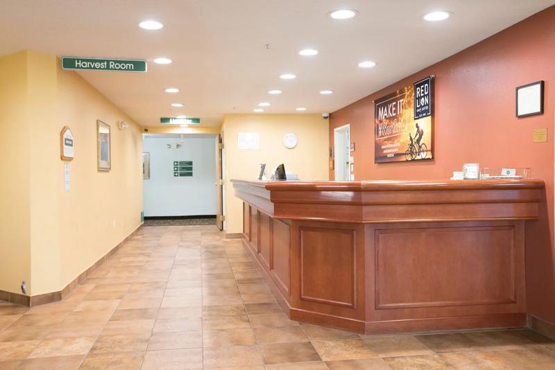RLIS_McMinnville_Front Desk - 4FA45A72-B85E-408C-AC48C5B8B3BEB399
