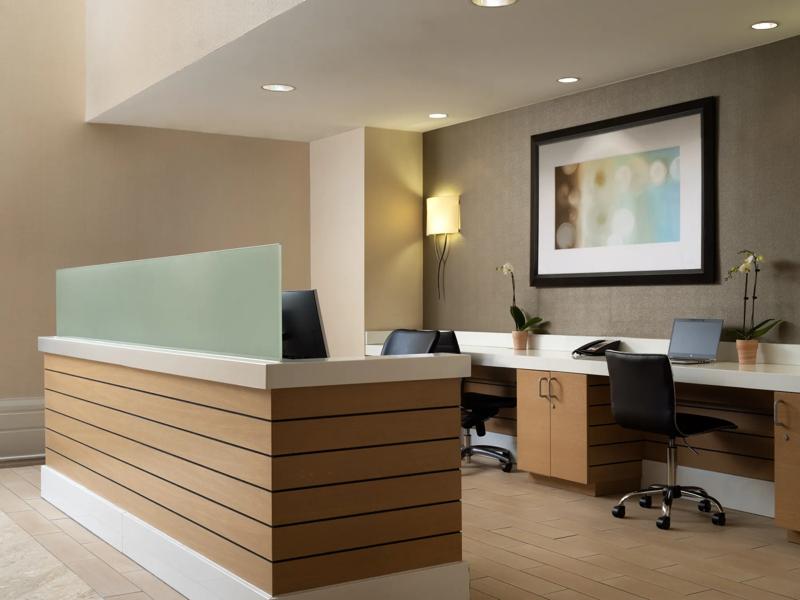 SHR_RedondoBeach_Amenity_BusinessCenter - 4FC5E2B8-7000-4959-A2FC90332D3B1FAF