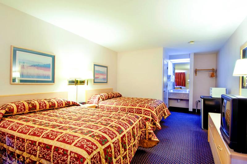 ABVI_GardenCityKS_GuestRooms_Two Doubles_Room - 50B93416-84F9-481B-A10D00DACB302540
