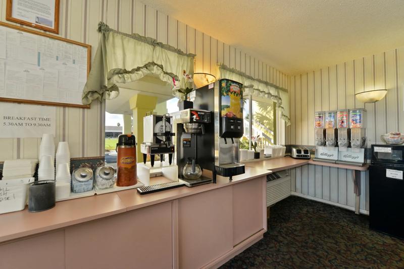ABVI_SatelliteBeachMelbourneFL_Dining_Breakfast Area_Buffet - 5156C4A6-C67F-46B7-A8B823CA0F7EB768