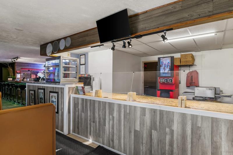 ABVI_LincolnAirportNE_Dining_Restaurant - 523A4C69-B6D4-455B-A771AE9954B20CCA
