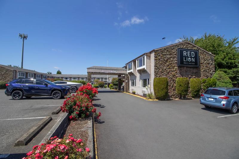RLIS_Vancouver_Front_Exterior - 52A31675-A533-425D-B647FE06569BADF4